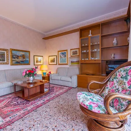 Διαμέρισμα Sleeps 4 Wifi