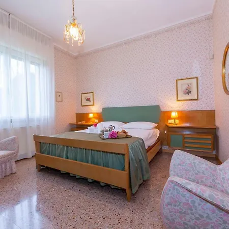 Διαμέρισμα Sleeps 4 Wifi *